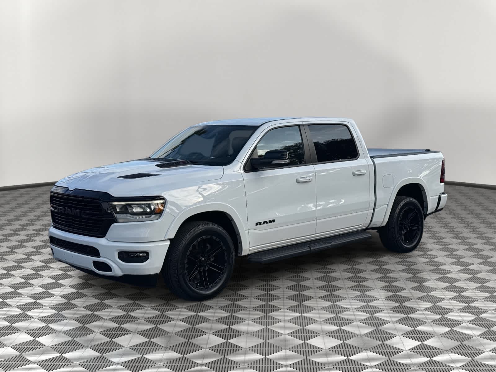 2022 RAM 1500 Laramie 4x2 Crew Cab 57 Box