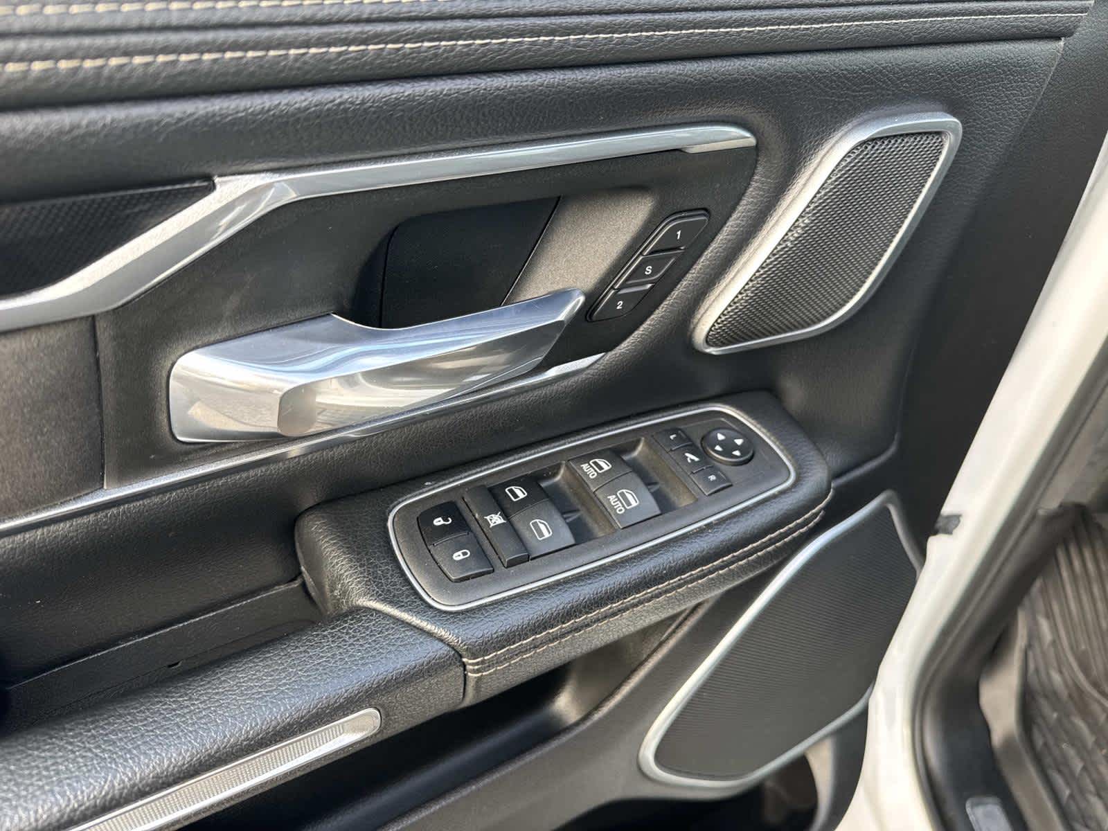 2022 RAM 1500 Laramie 4x2 Crew Cab 57 Box