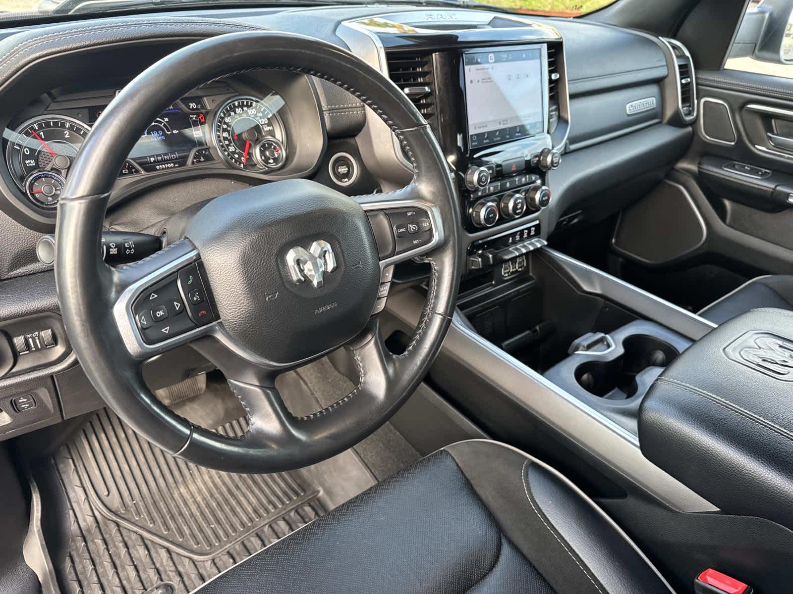 2022 RAM 1500 Laramie 4x2 Crew Cab 57 Box