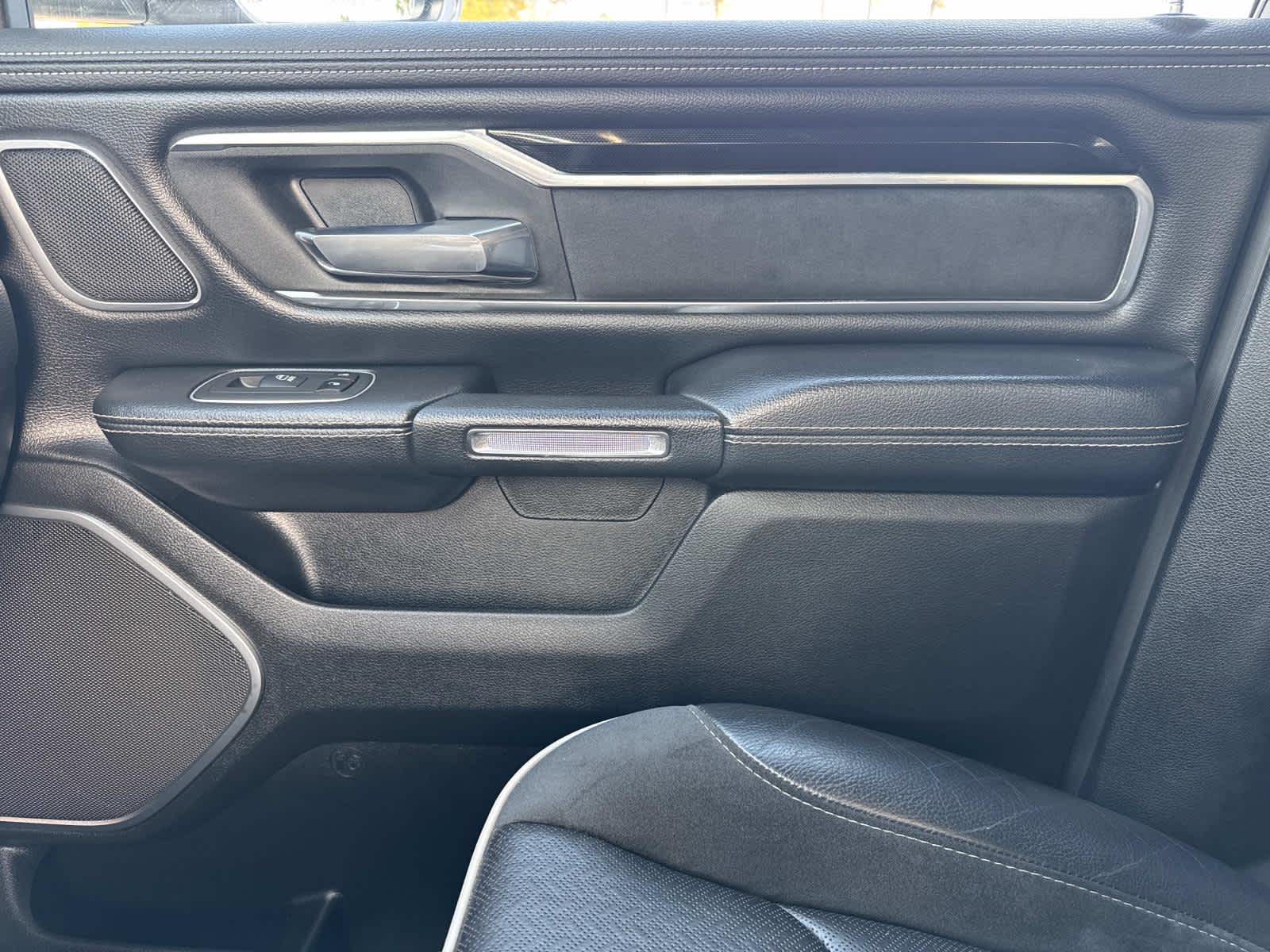 2022 RAM 1500 Laramie 4x2 Crew Cab 57 Box