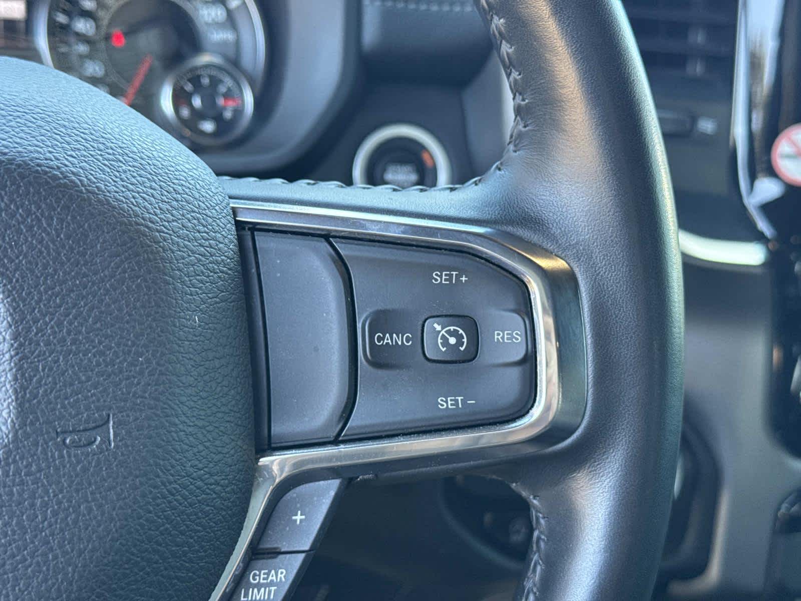 2024 RAM 1500 Laramie 4x2 Crew Cab 57 Box