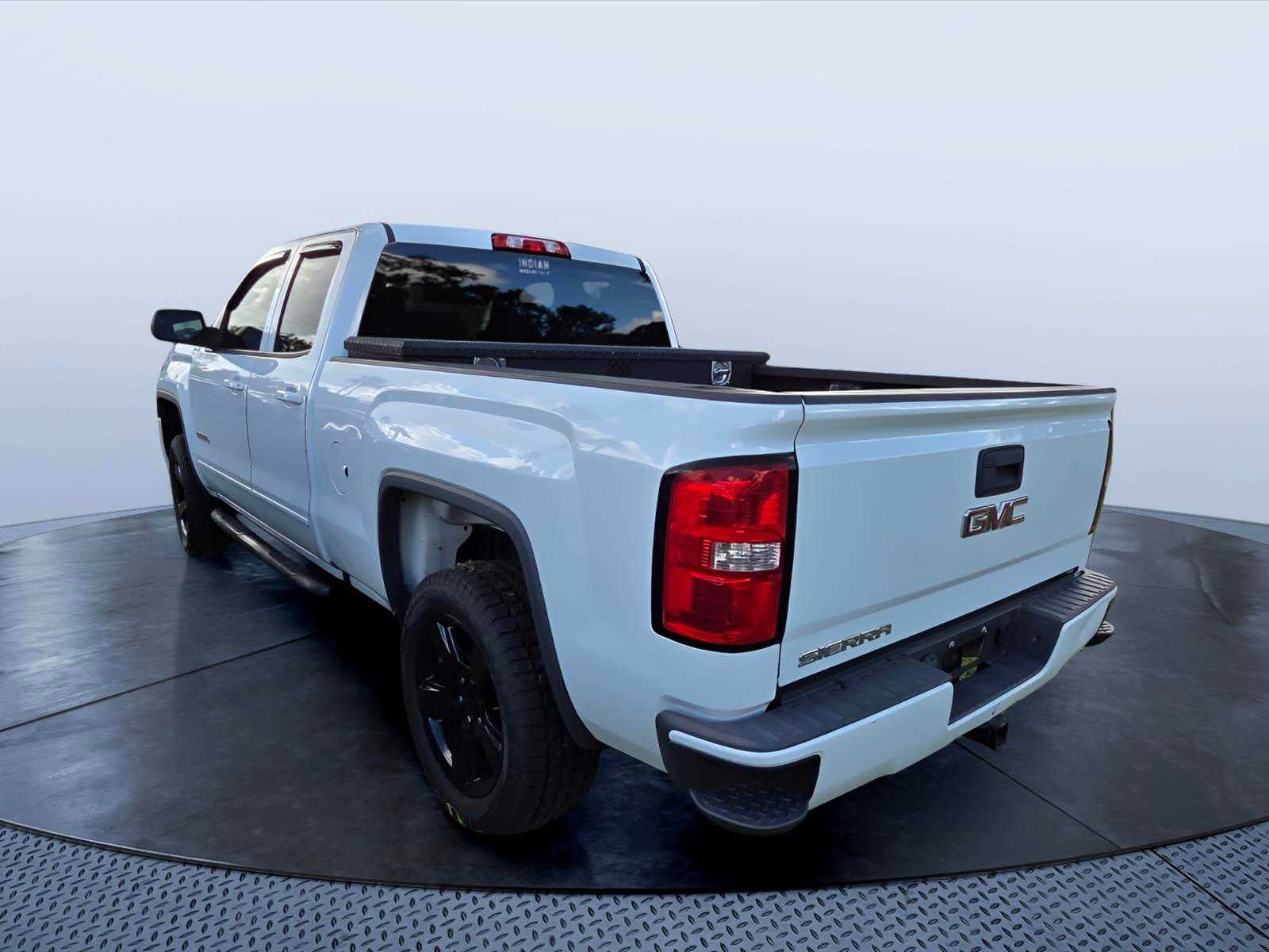2018 GMC Sierra 1500 4WD Double Cab 143.5