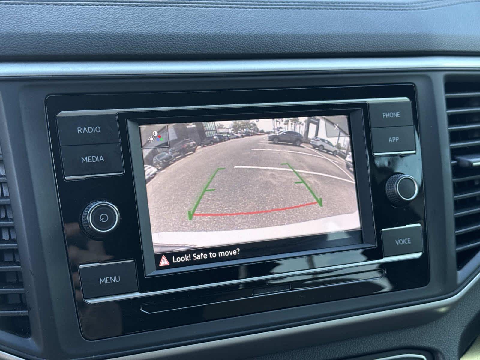 2022 Volkswagen Atlas Cross Sport 2.0T SE FWD