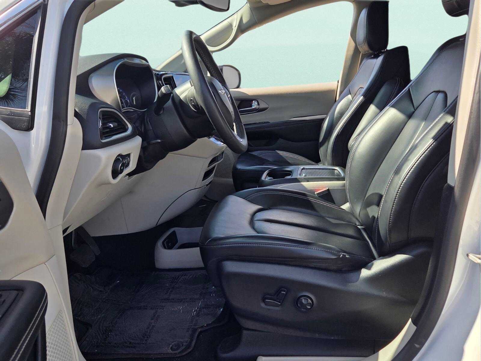 2023 Chrysler Pacifica Touring L FWD