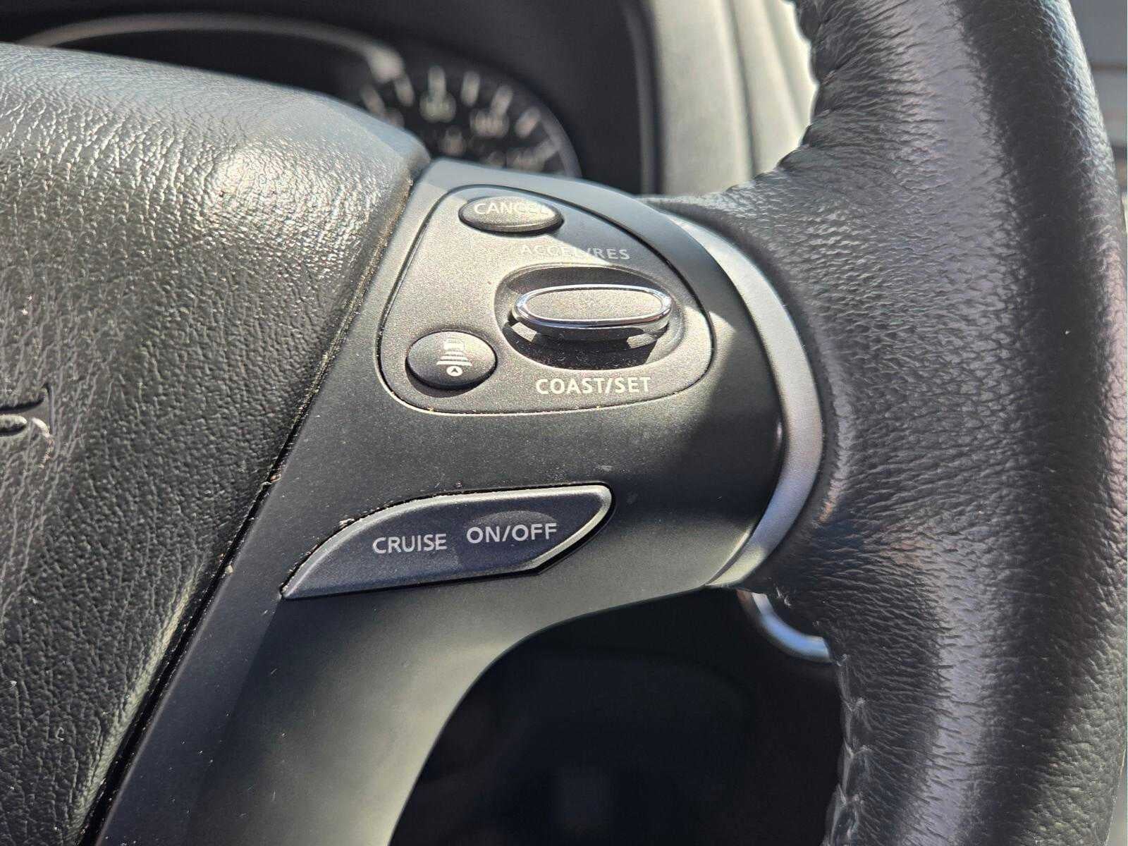 2018 Nissan Pathfinder 4x4 SL
