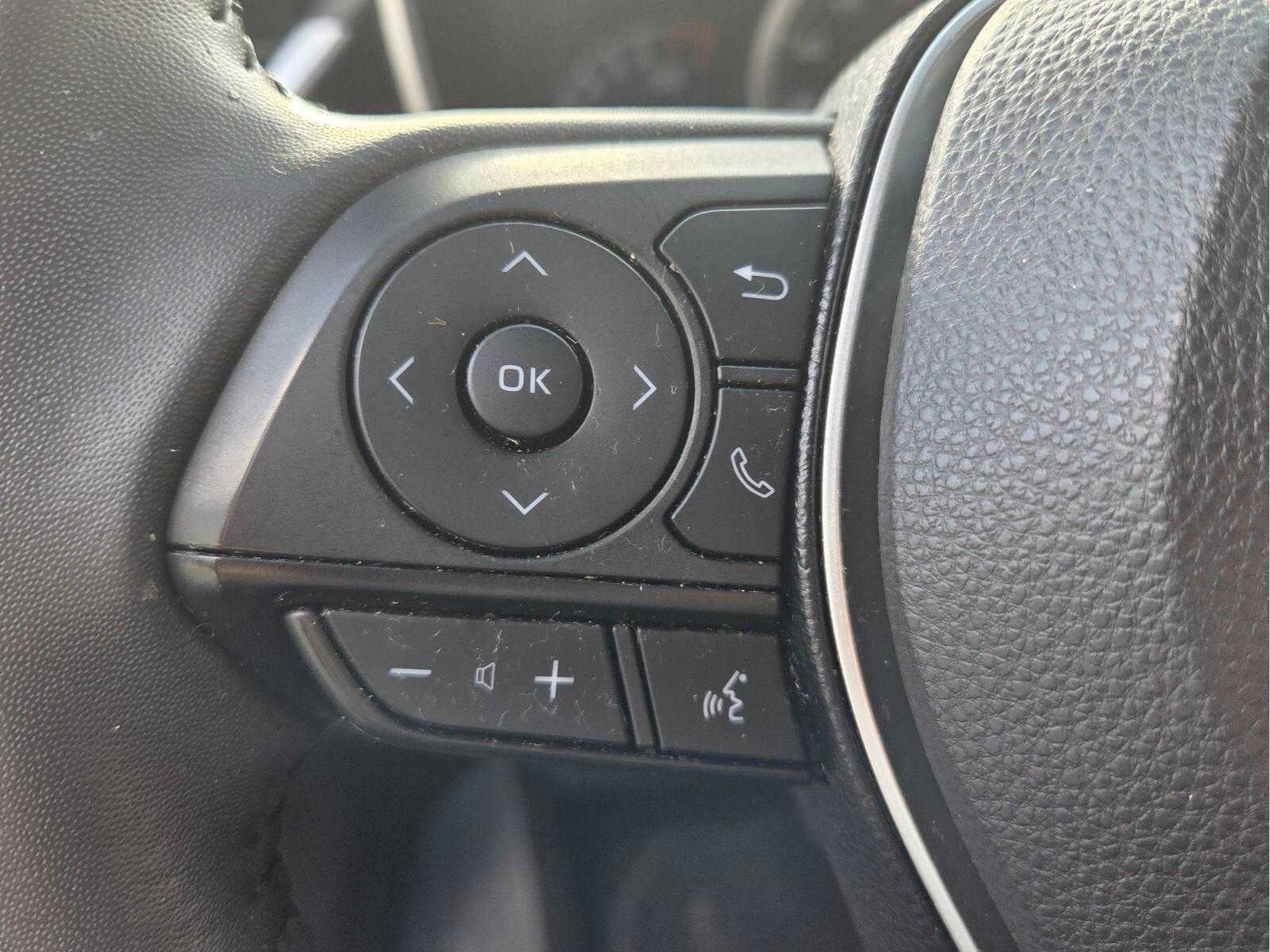 2020 Toyota Corolla Hatchback SE CVT