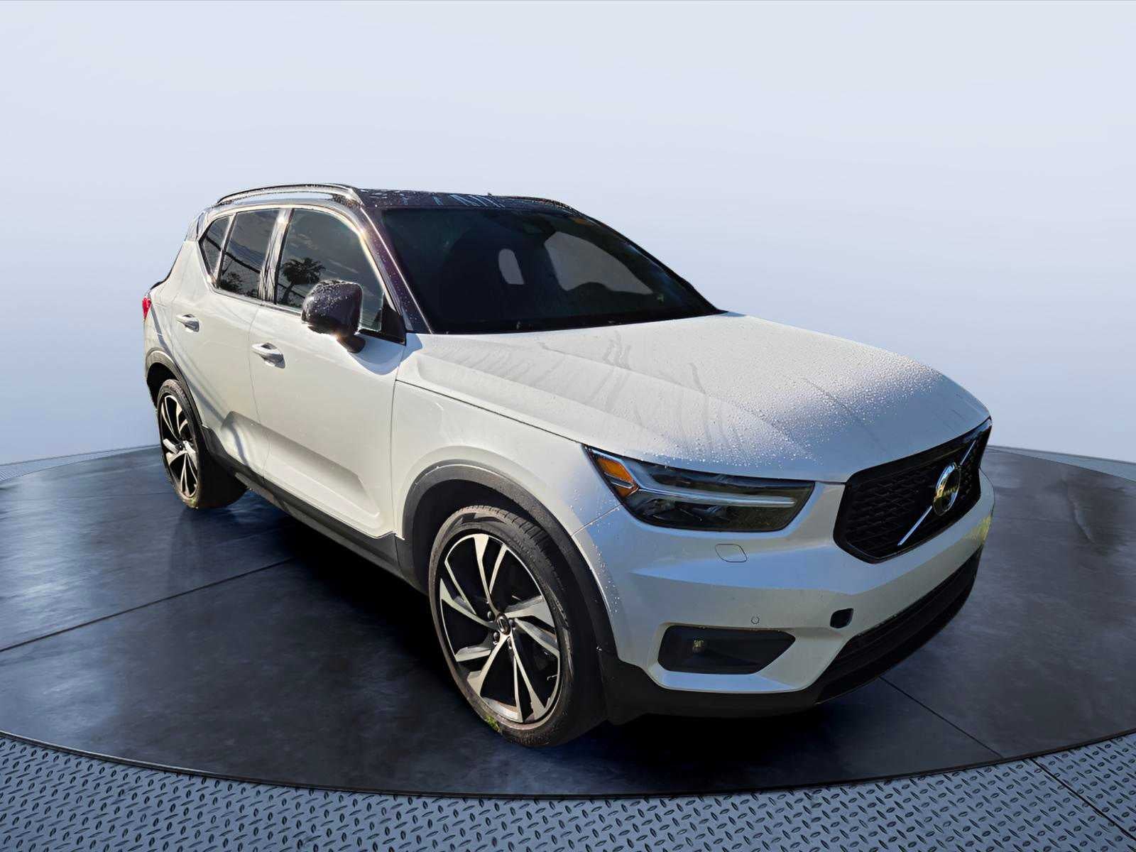 2020 Volvo XC40 T5 R-Design AWD's photo