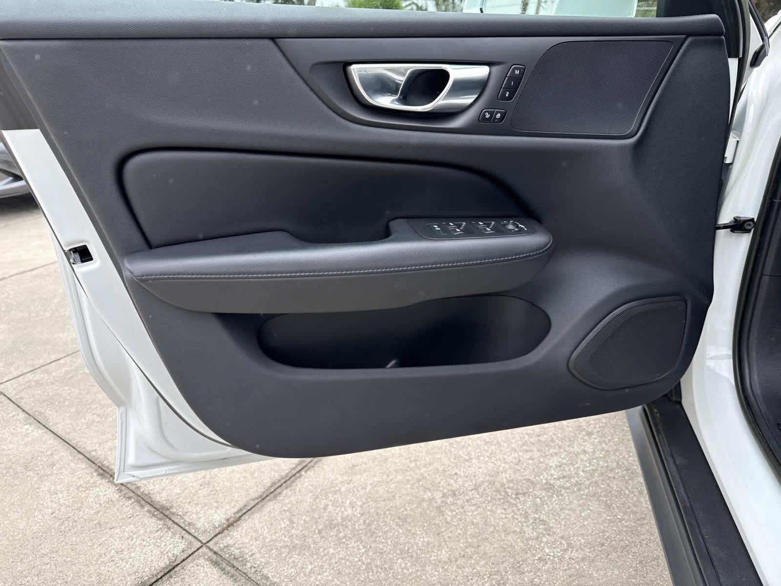 2023 Volvo V60 Cross Country B5 AWD Plus