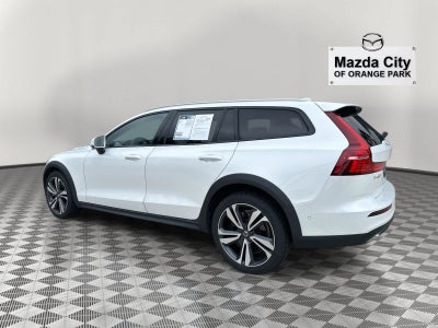 2023 Volvo V60 Cross Country B5 AWD Plus