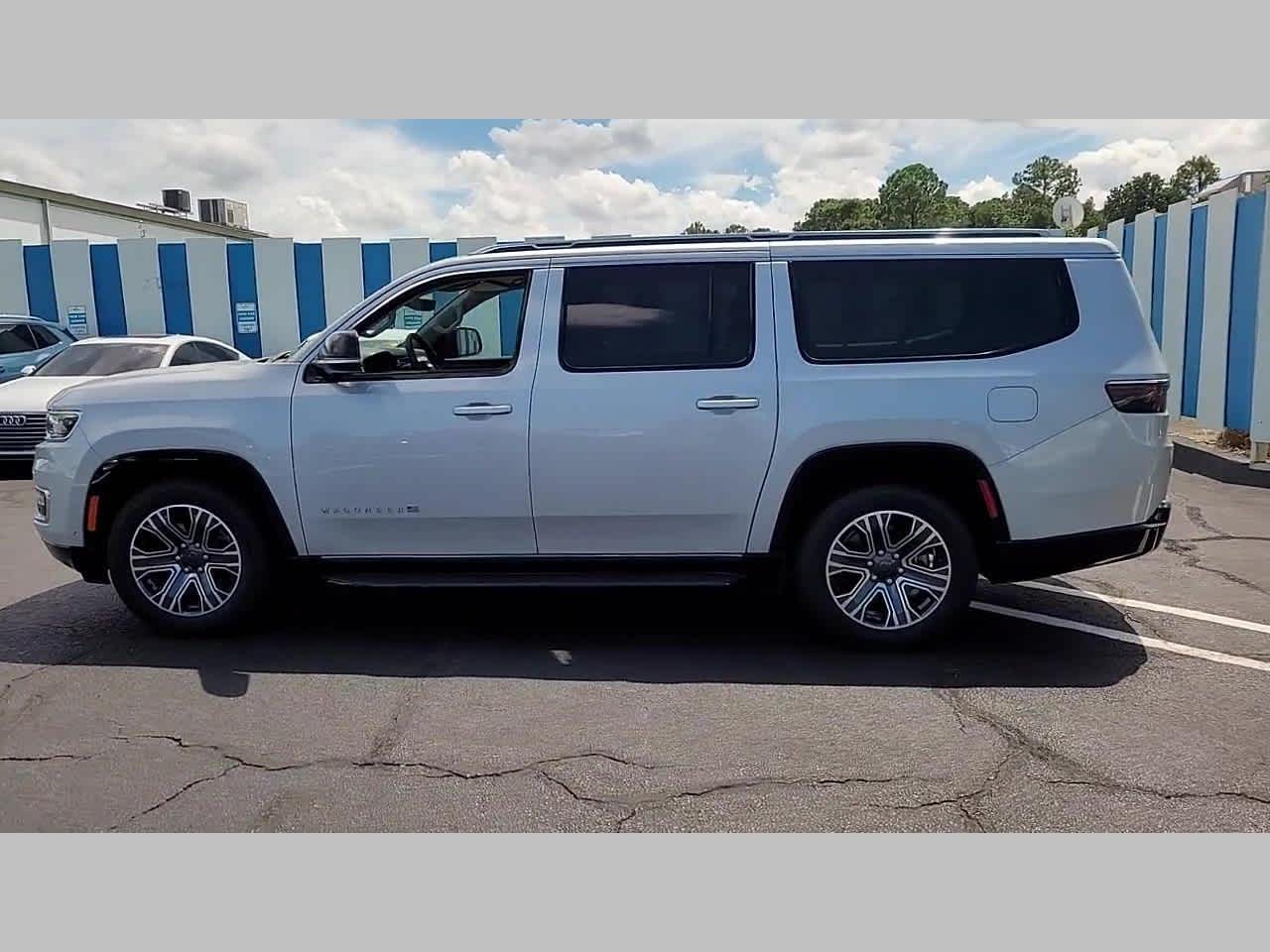 2023 Jeep Wagoneer L Series II