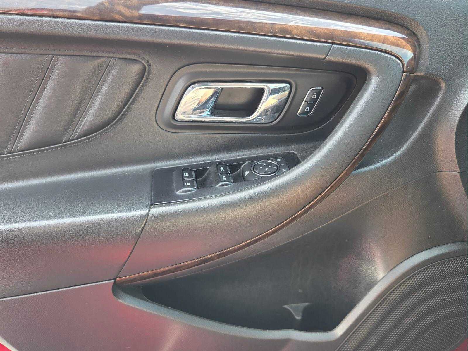 2018 Ford Taurus Limited