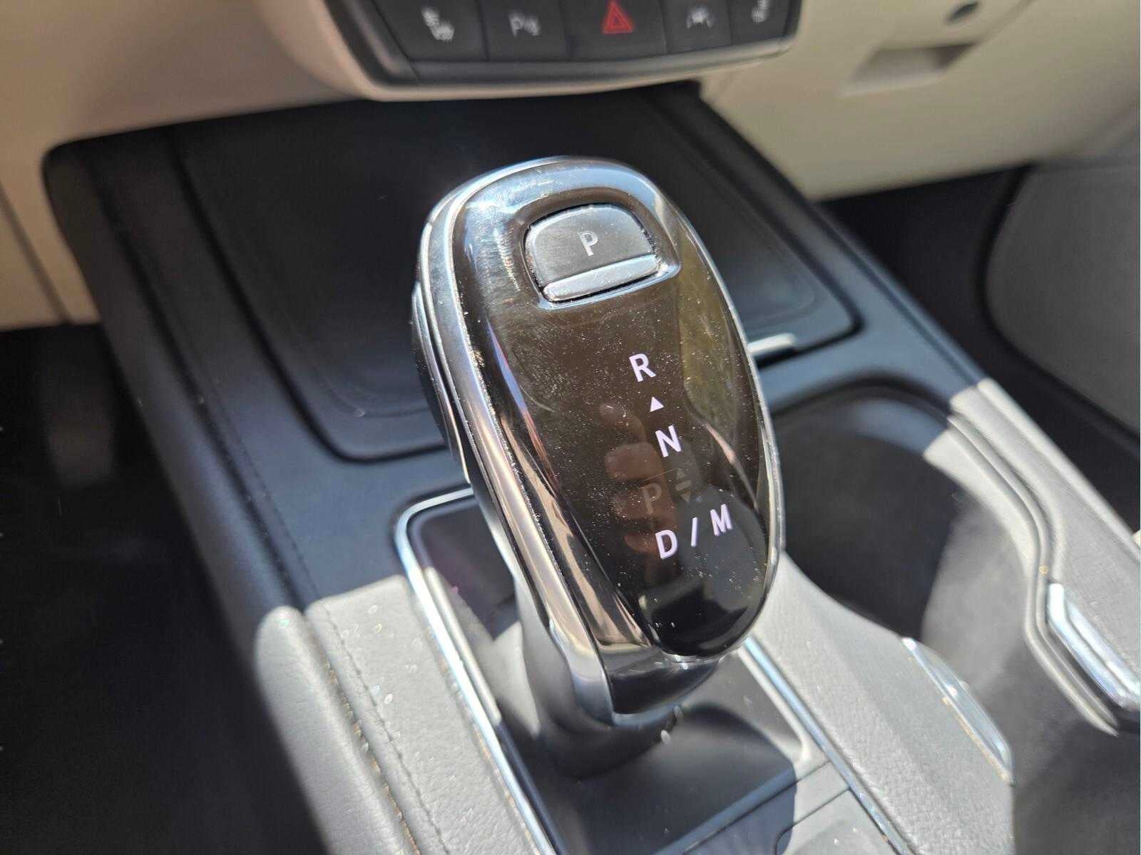 2021 Cadillac XT4 FWD Premium Luxury