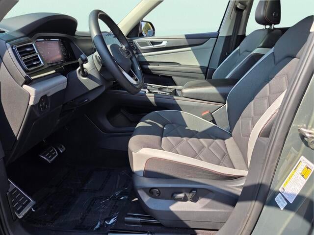 2024 Volkswagen Atlas 2.0T Peak Edition SE w/Technology