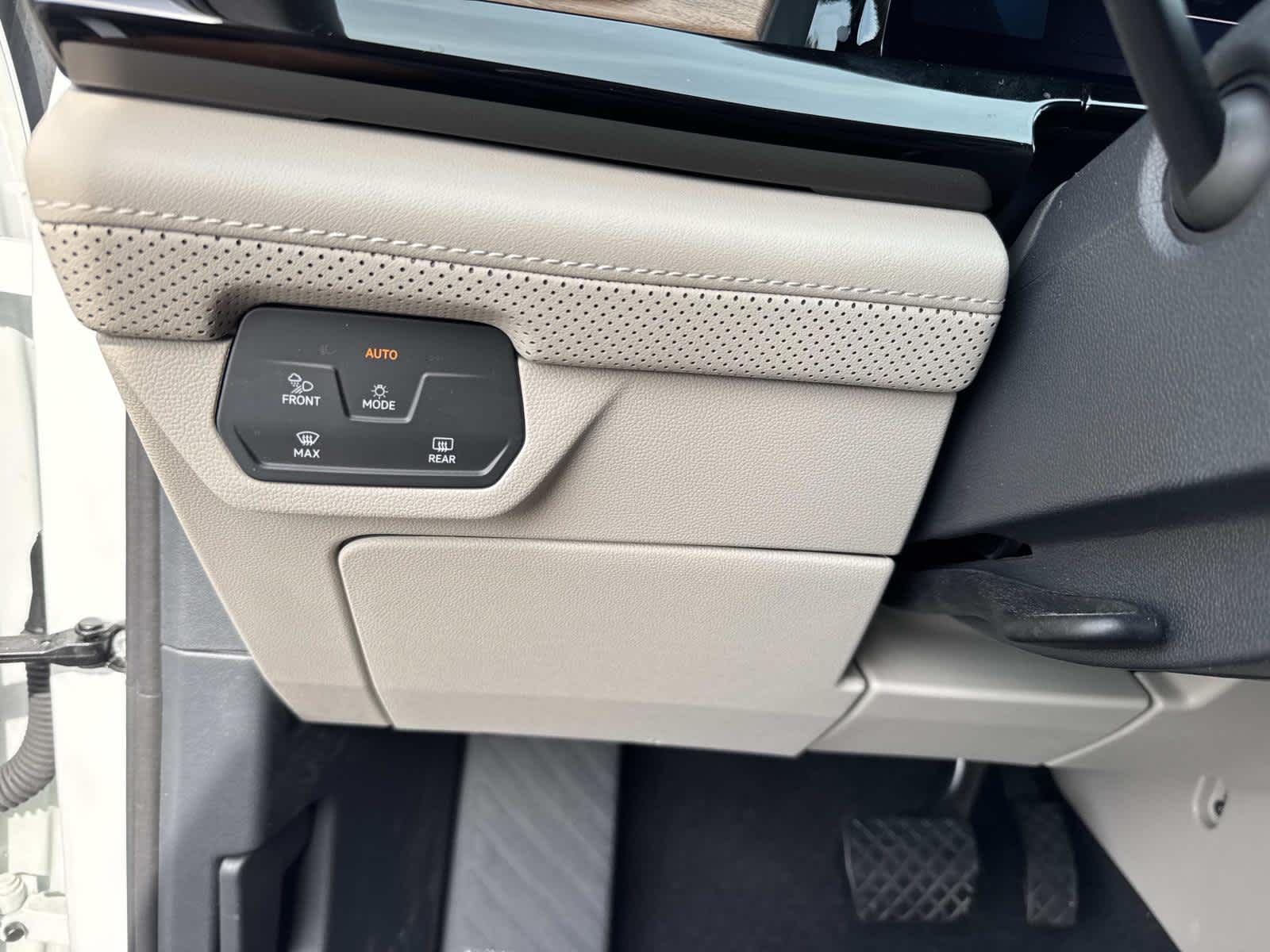 2025 Volkswagen Atlas 2.0T SE