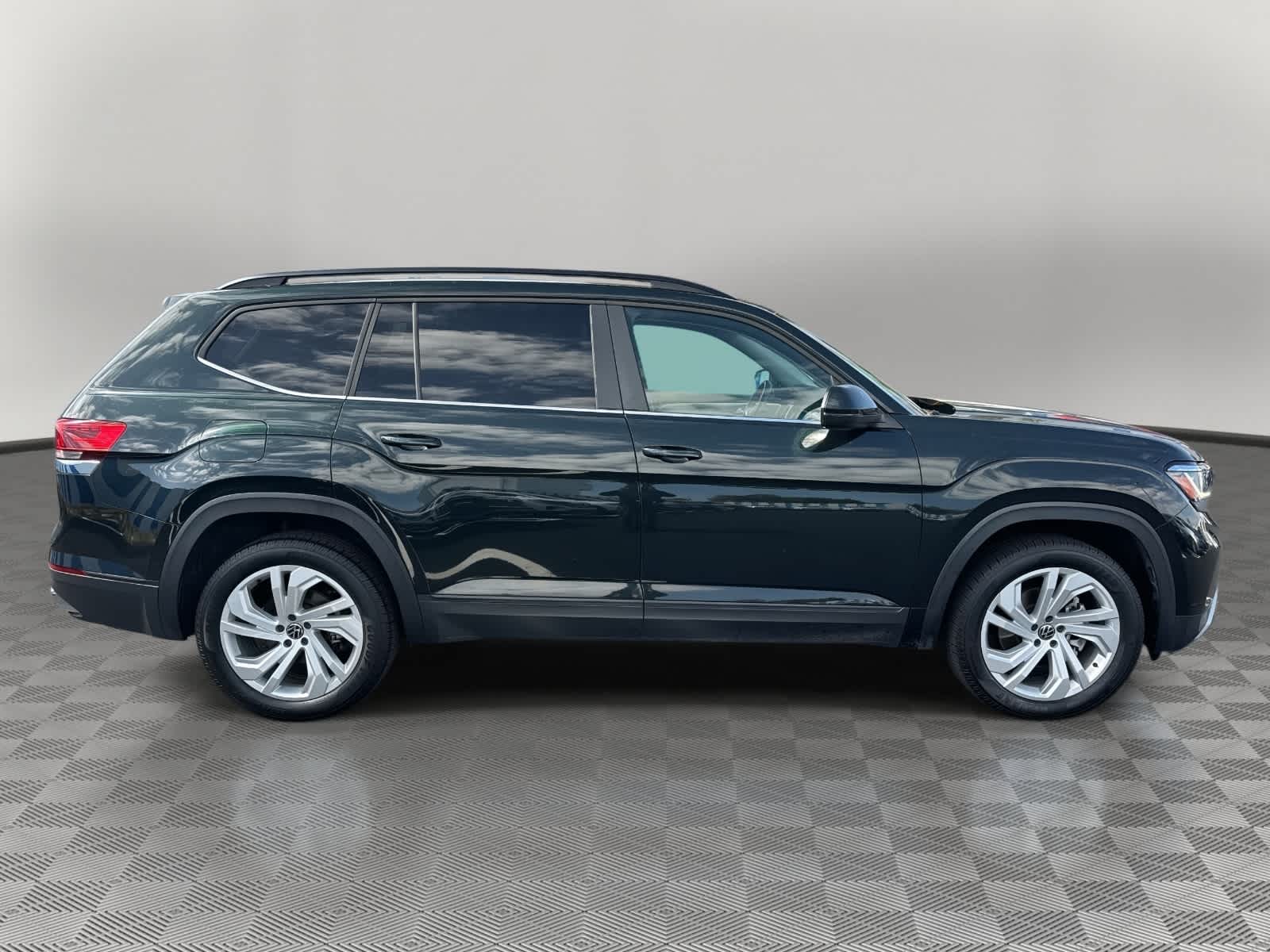 2021 Volkswagen Atlas 3.6L V6 SE w/Technology