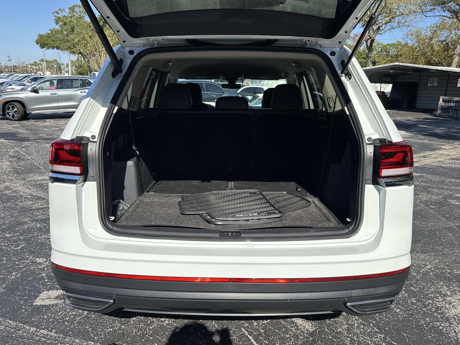 2024 Volkswagen Atlas 2.0T SE