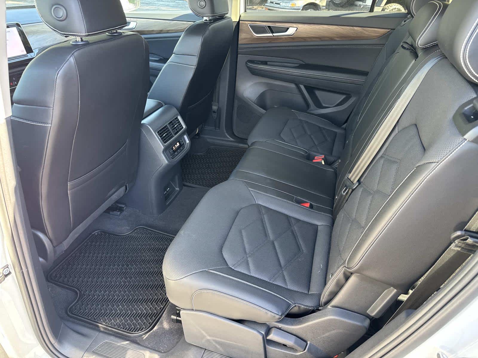 2024 Volkswagen Atlas 2.0T SE