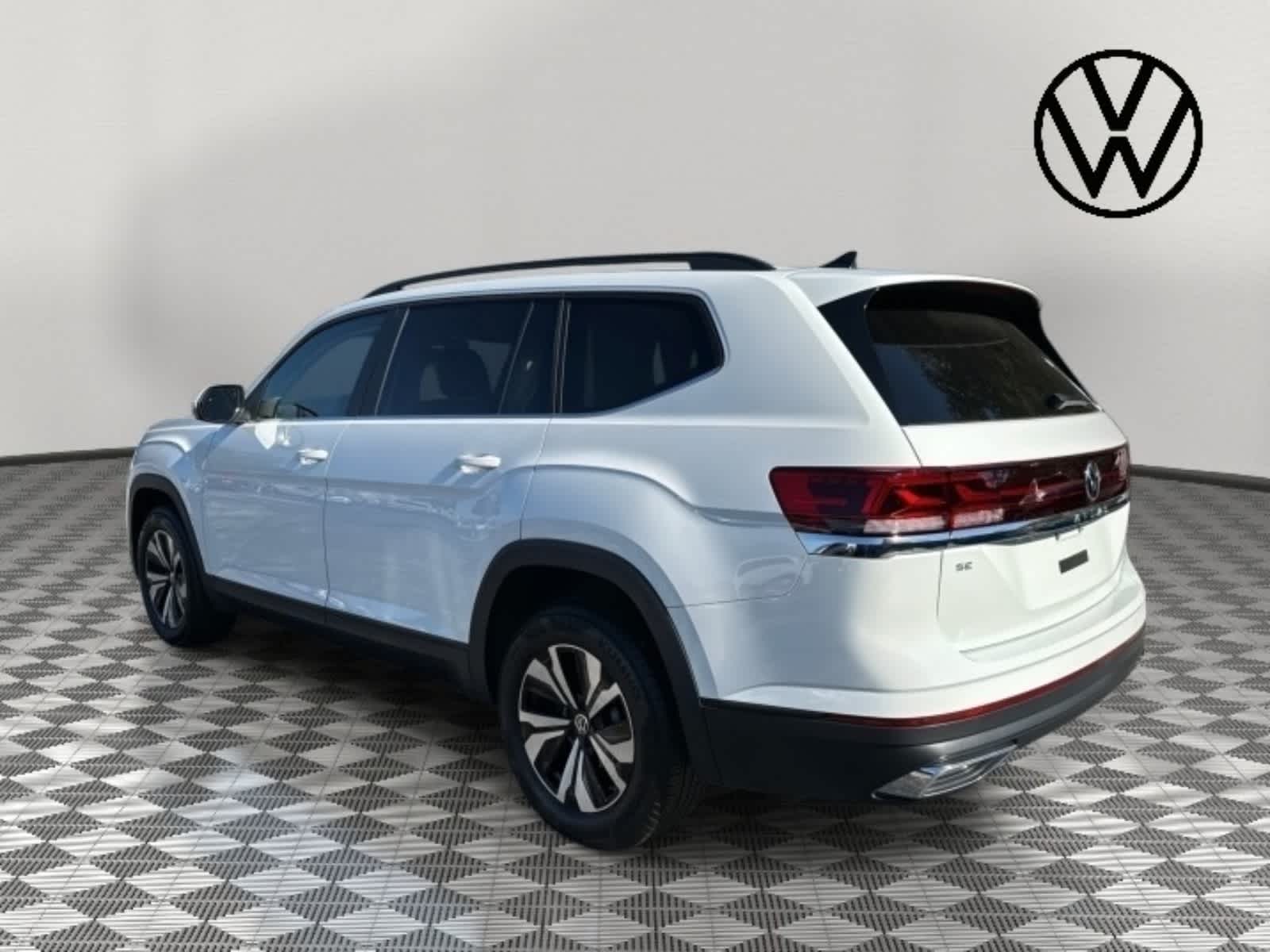 2024 Volkswagen Atlas 2.0T SE