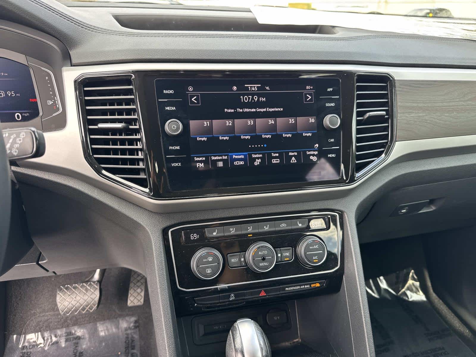 2023 Volkswagen Atlas 3.6L V6 SE w/Technology