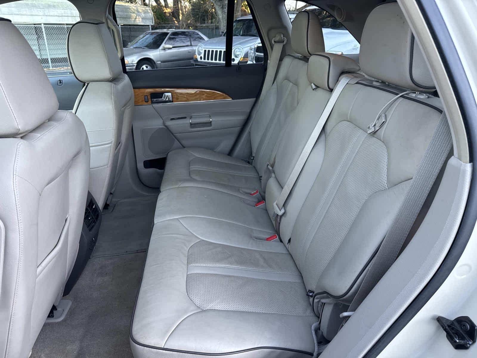 2015 Lincoln MKX Base