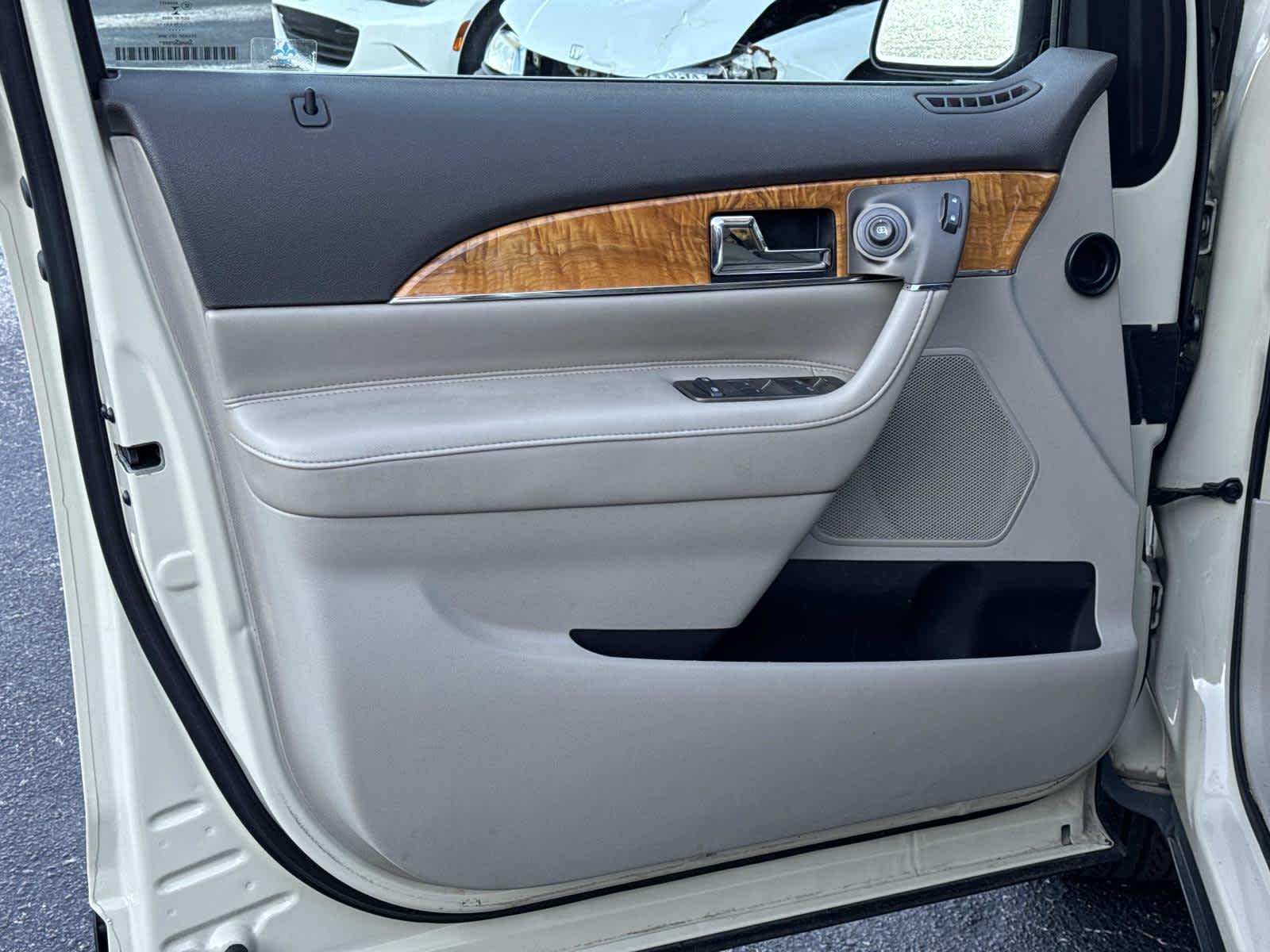 2015 Lincoln MKX Base