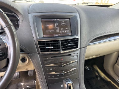 2014 Lincoln MKT Base