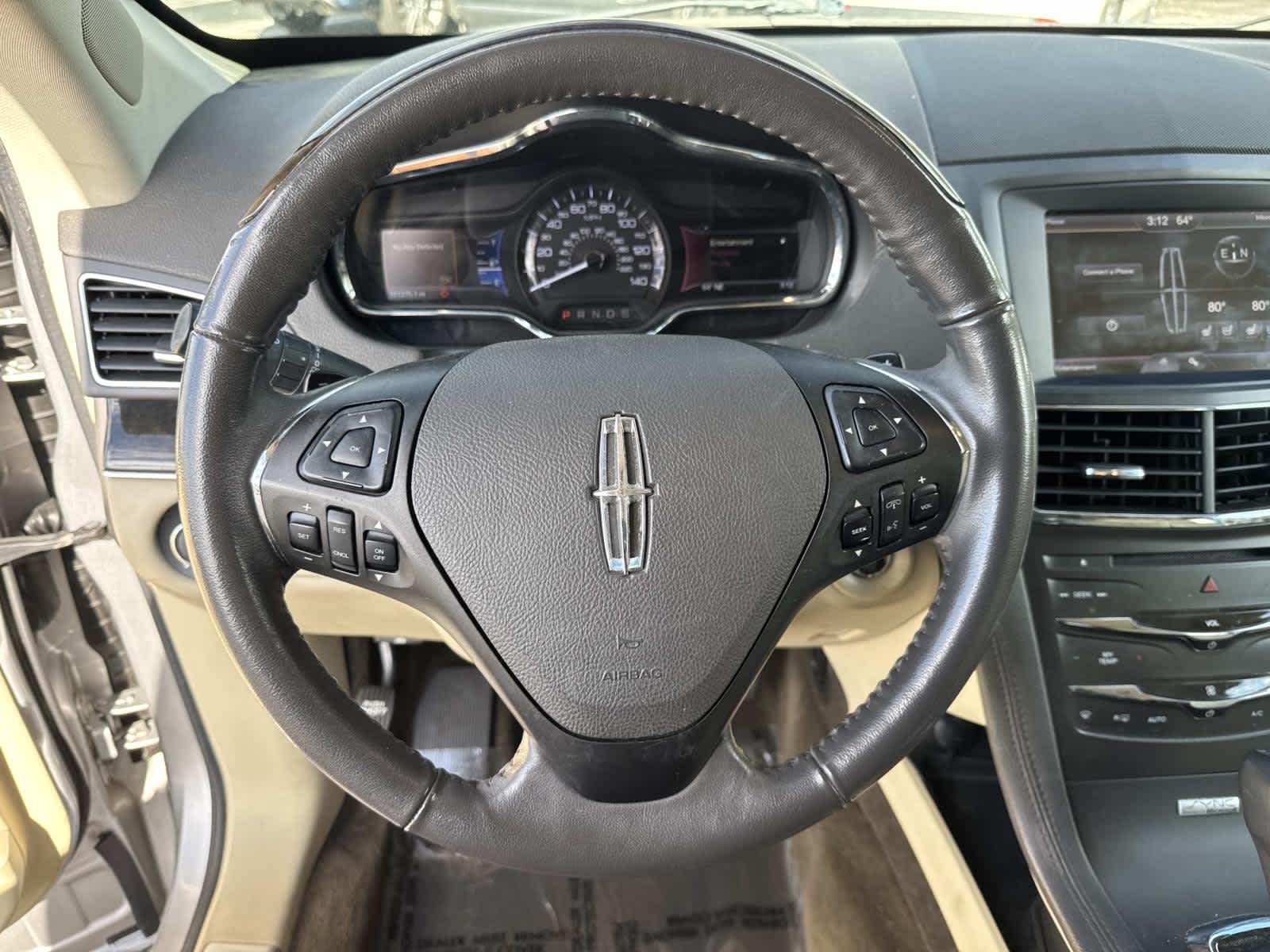 2014 Lincoln MKT Base