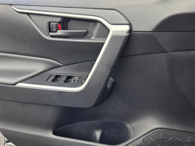 2020 Toyota RAV4 Hybrid LE