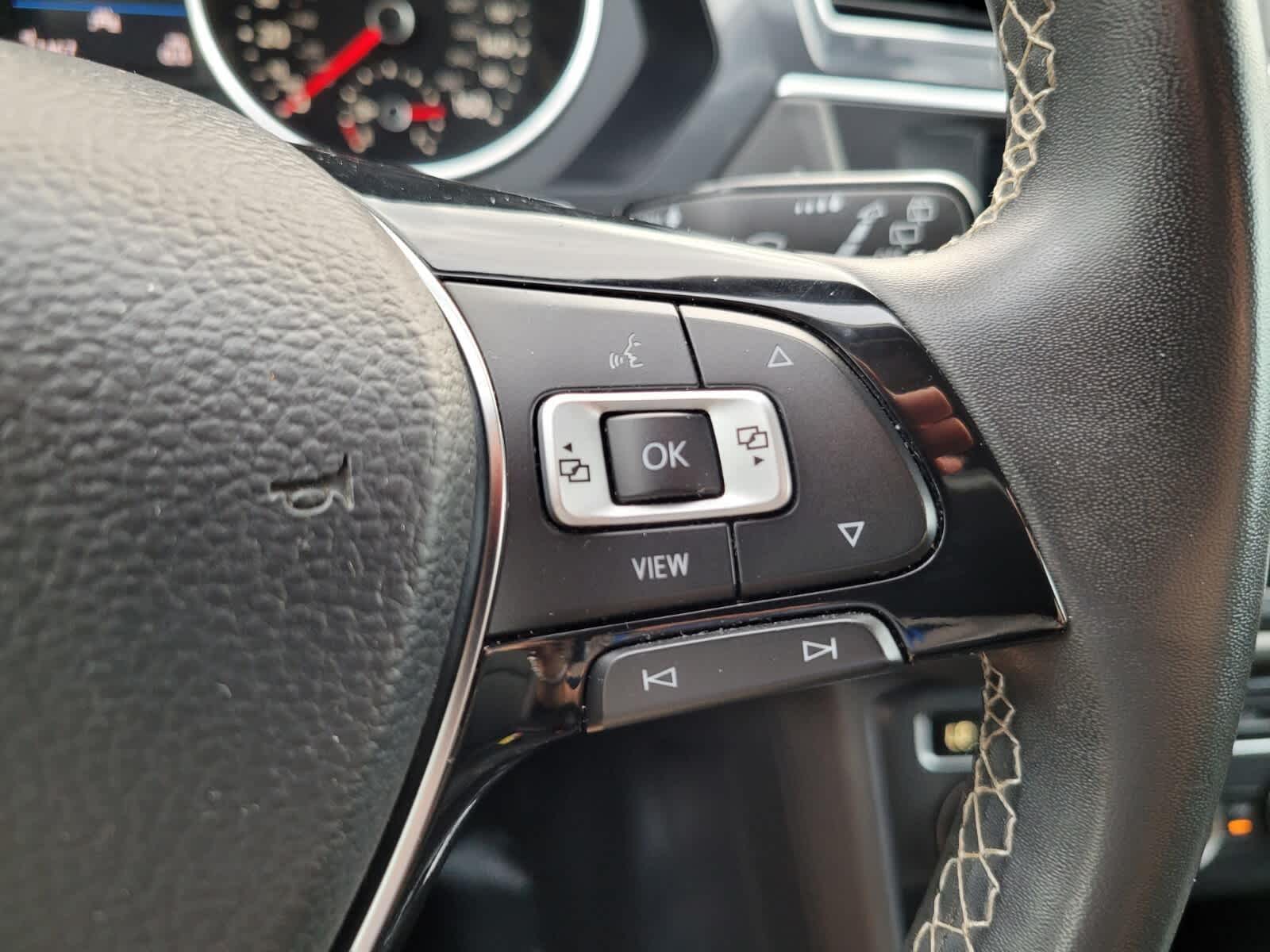 2021 Volkswagen Tiguan SE R-Line Black