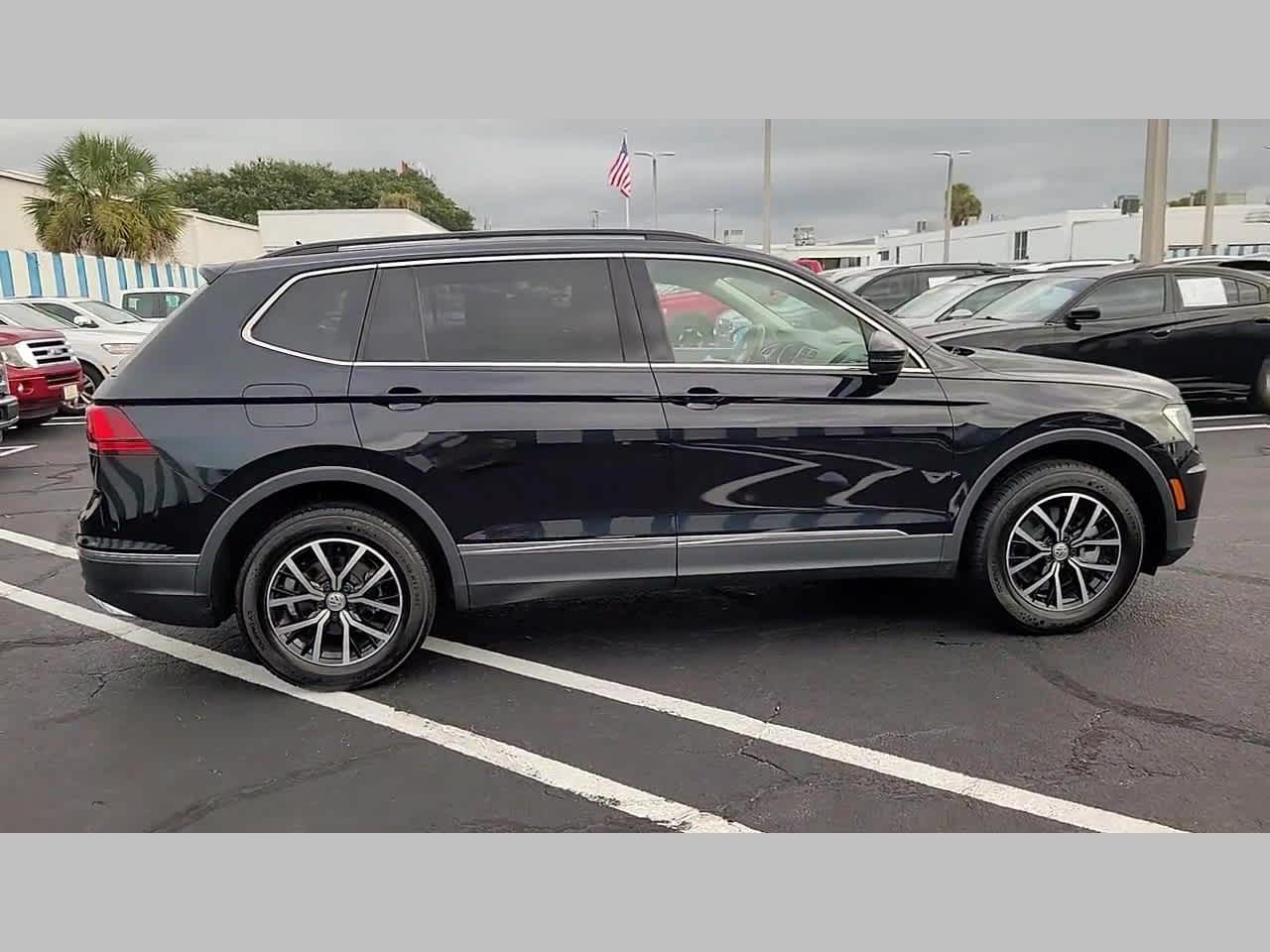 2021 Volkswagen Tiguan SE R-Line Black