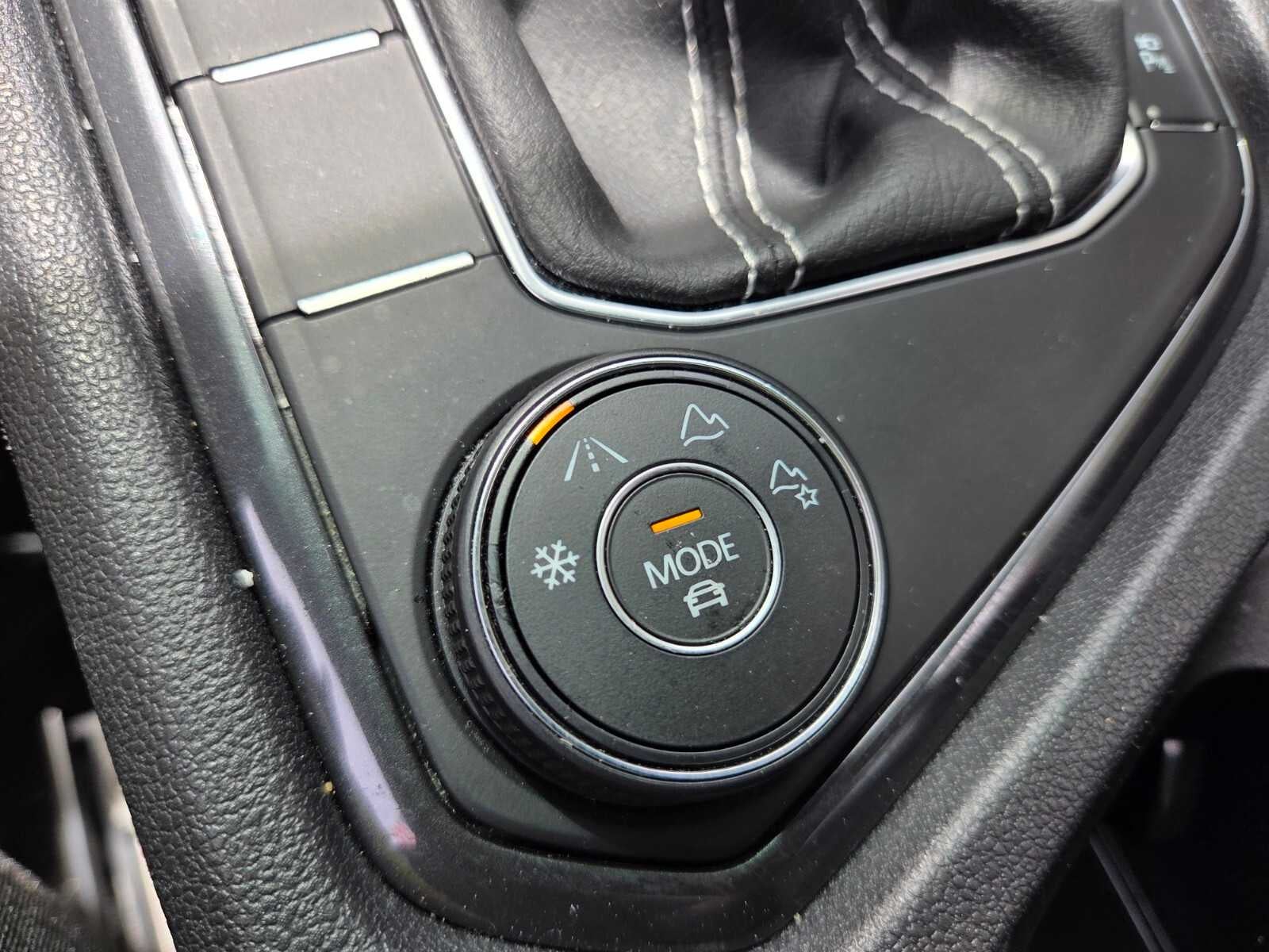 2024 Volkswagen Tiguan SEL R-Line