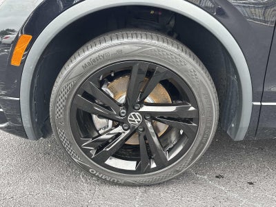 2024 Volkswagen Tiguan SE R-Line Black