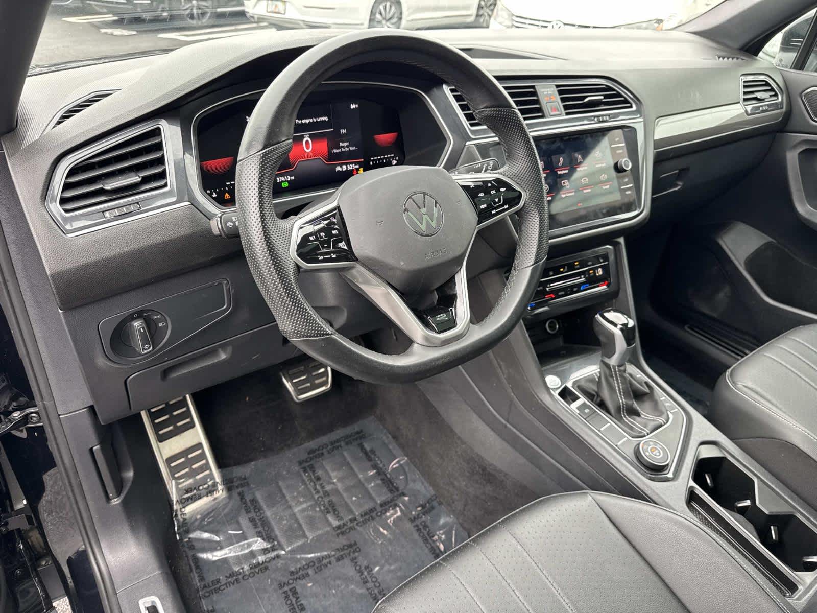 2024 Volkswagen Tiguan SE R-Line Black