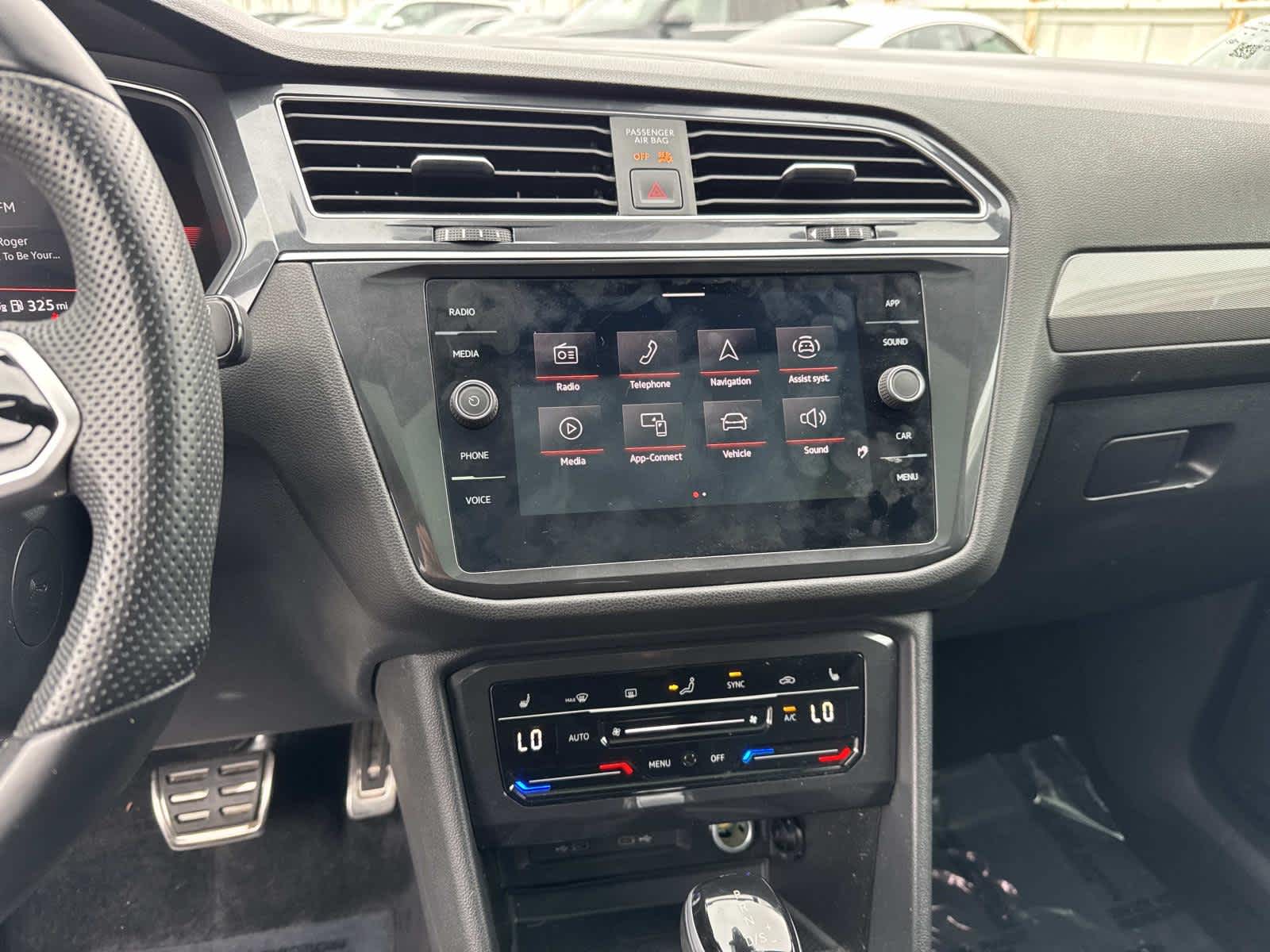 2024 Volkswagen Tiguan SE R-Line Black