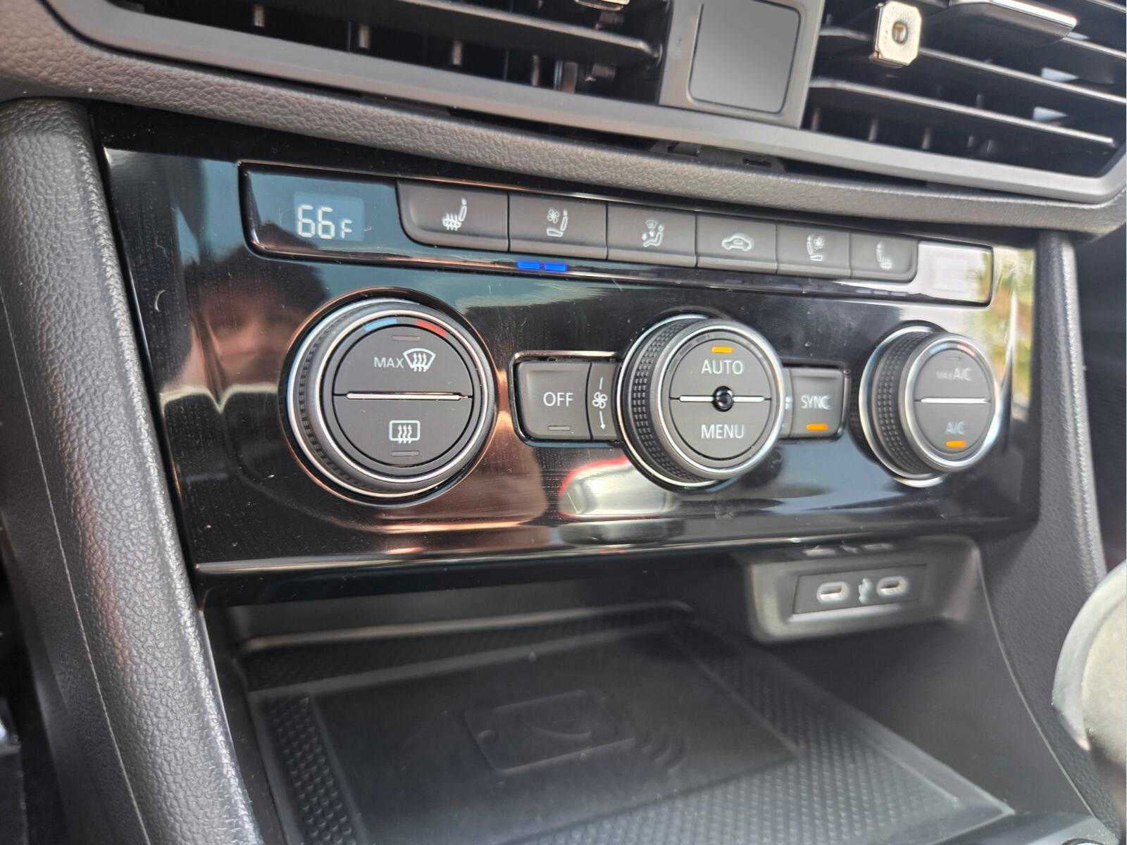 2024 Volkswagen Jetta GLI Autobahn
