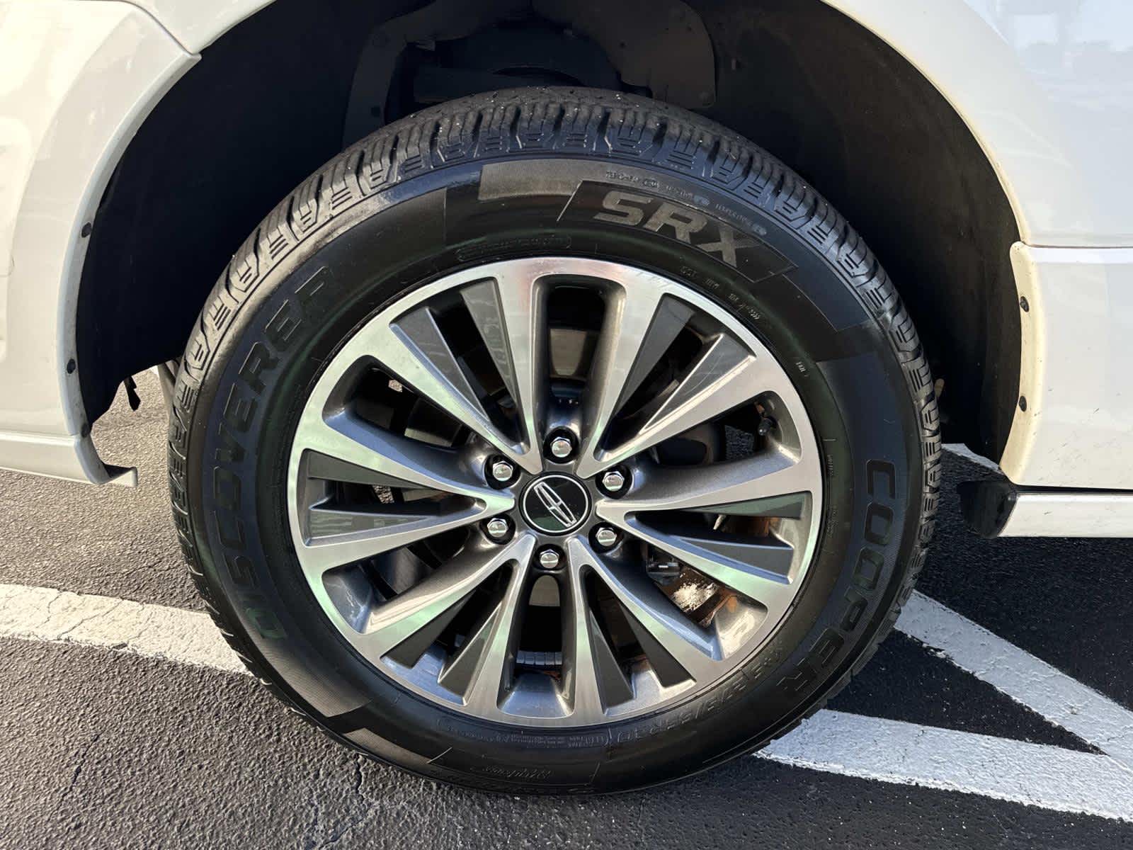 2015 Lincoln Navigator Base