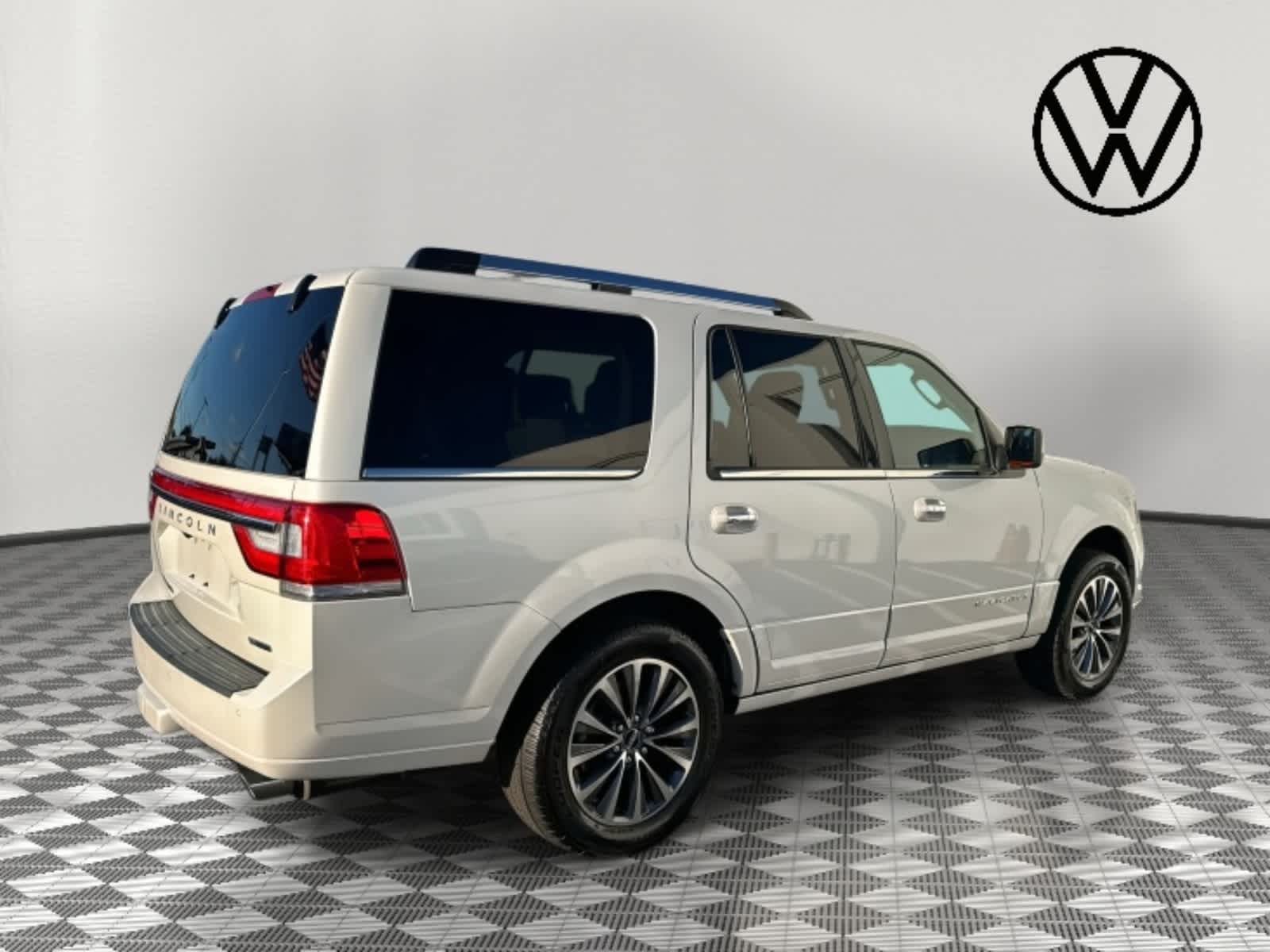 2015 Lincoln Navigator Base
