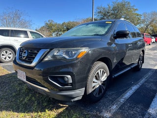 2017 Nissan Pathfinder SL