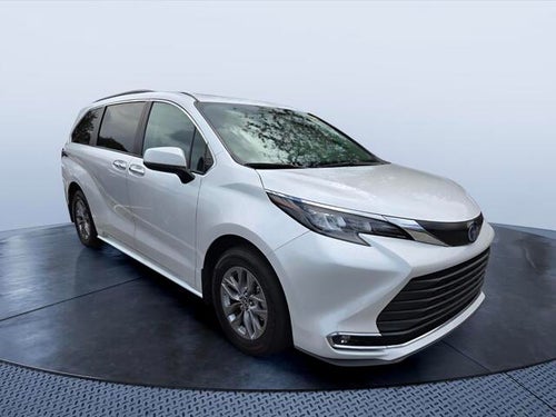 2024 Toyota Sienna XLE