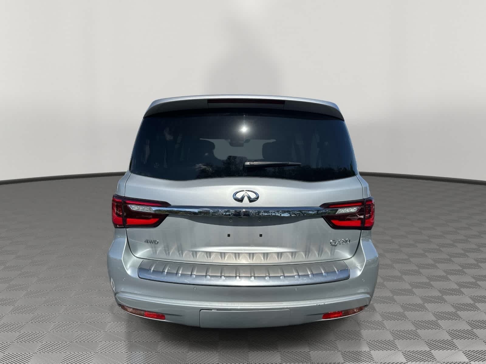 2022 INFINITI QX80 LUXE