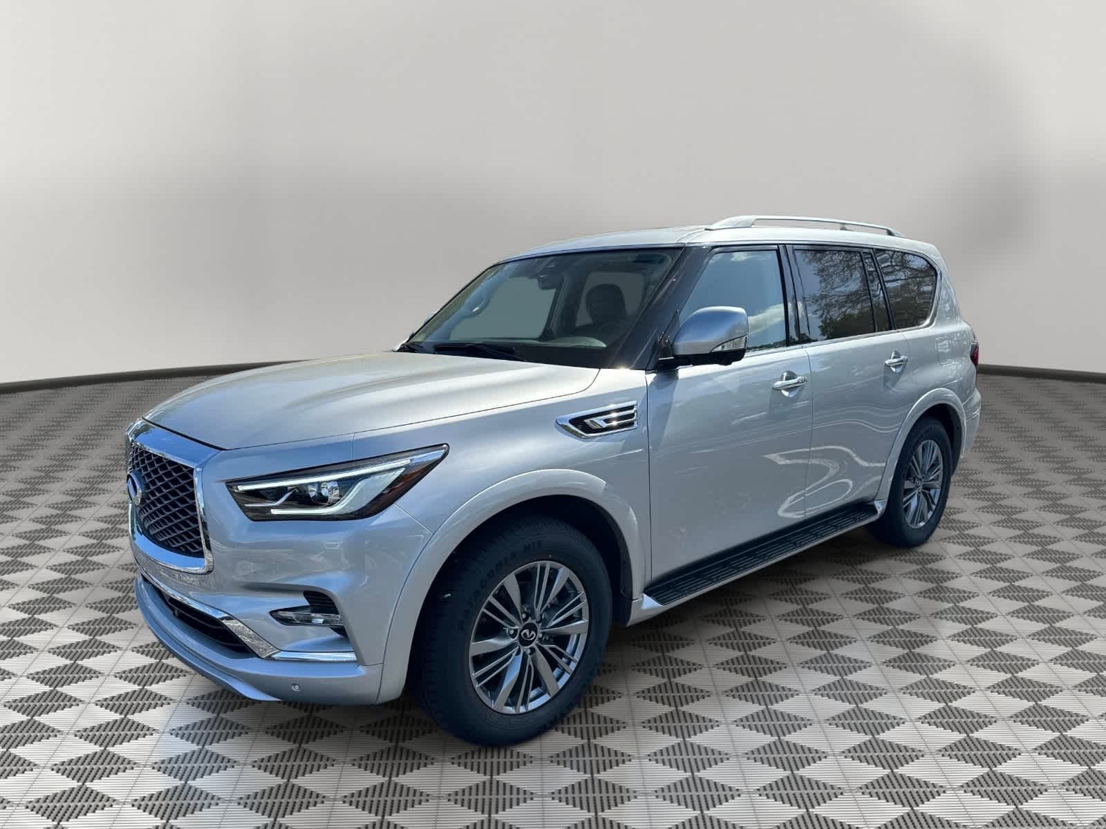 2022 INFINITI QX80 LUXE