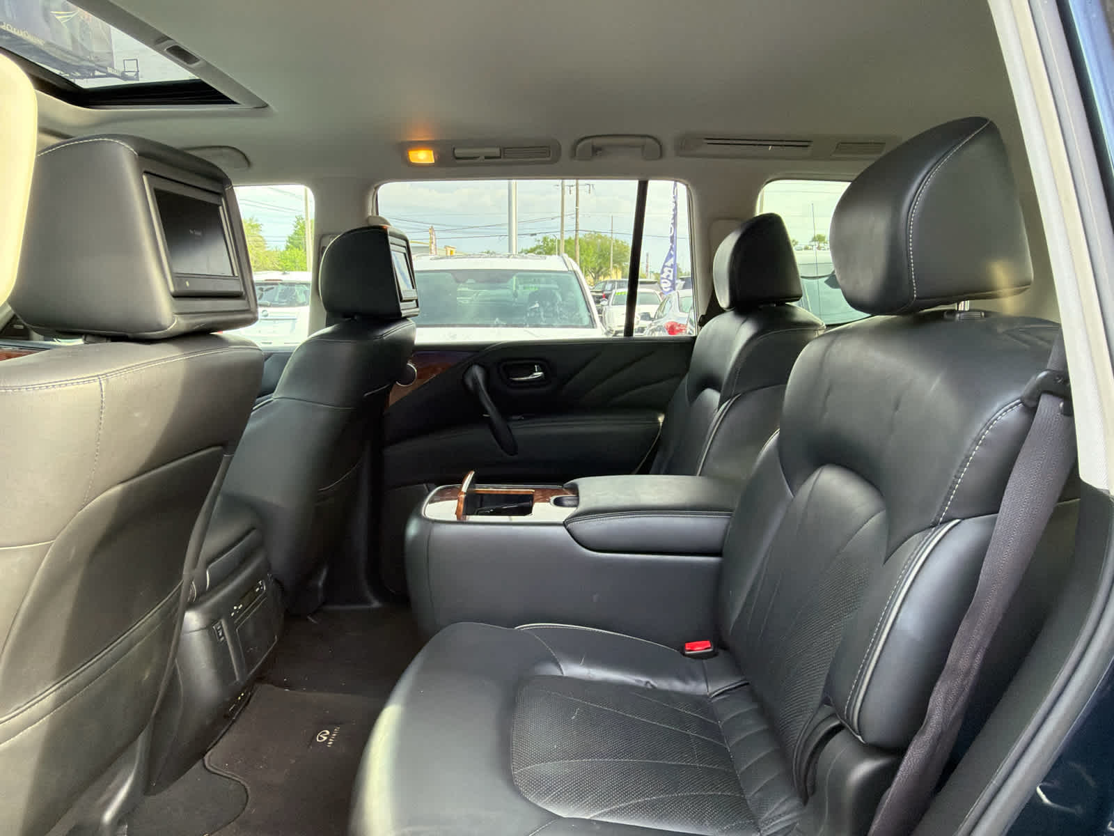 2015 INFINITI QX80 Base