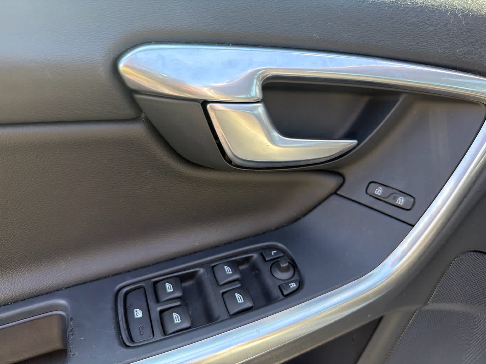 2017 Volvo V60 Premier