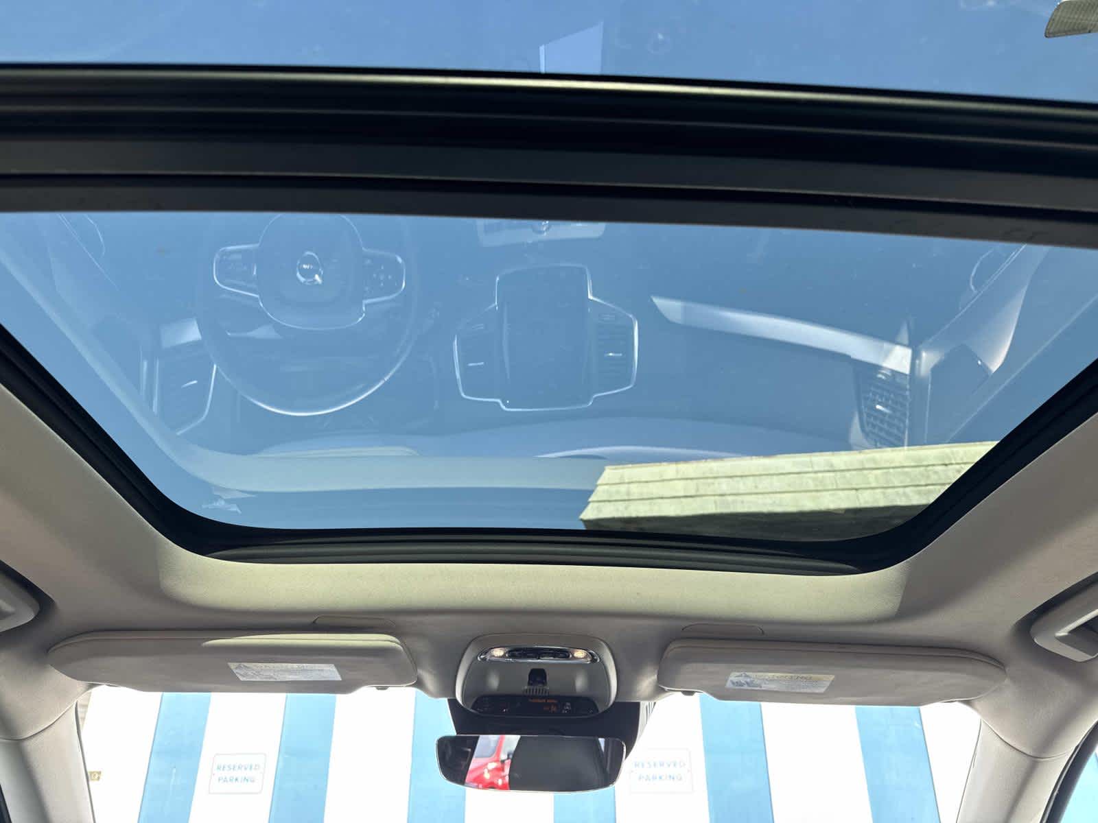 2016 Volvo XC90 T5 Momentum