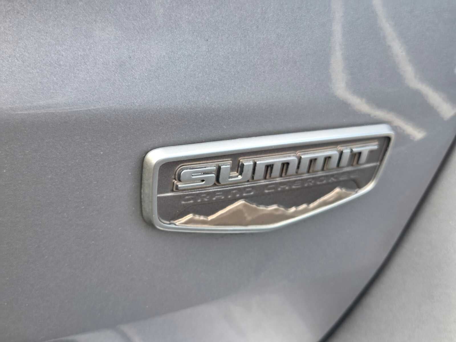 2020 Jeep Grand Cherokee Summit