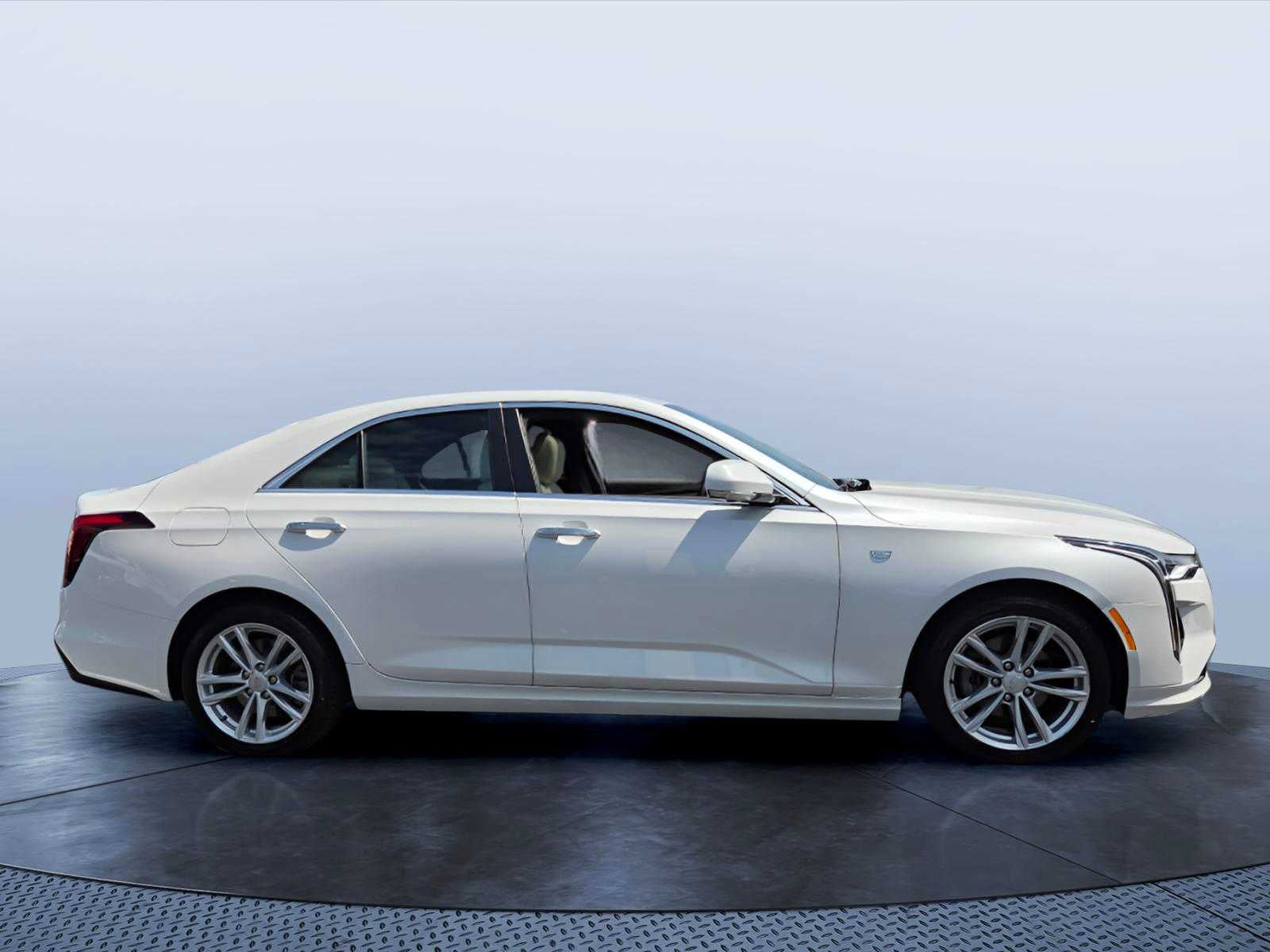 2023 Cadillac CT4 Luxury