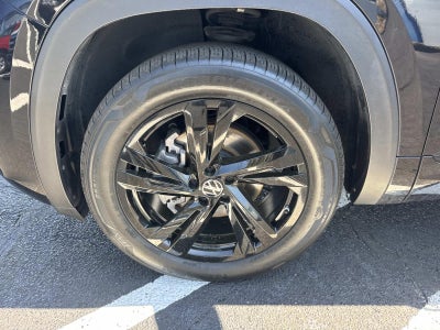 2025 Volkswagen Atlas Cross Sport 2.0T SEL R-Line Black