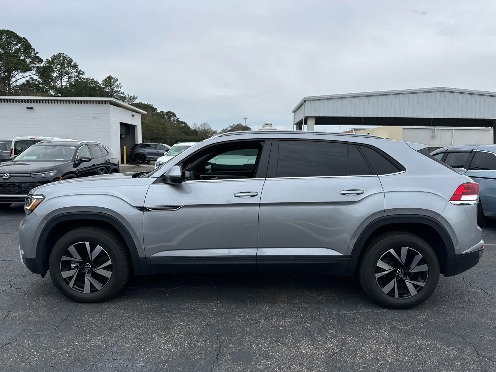 2022 Volkswagen Atlas Cross Sport 2.0T SE