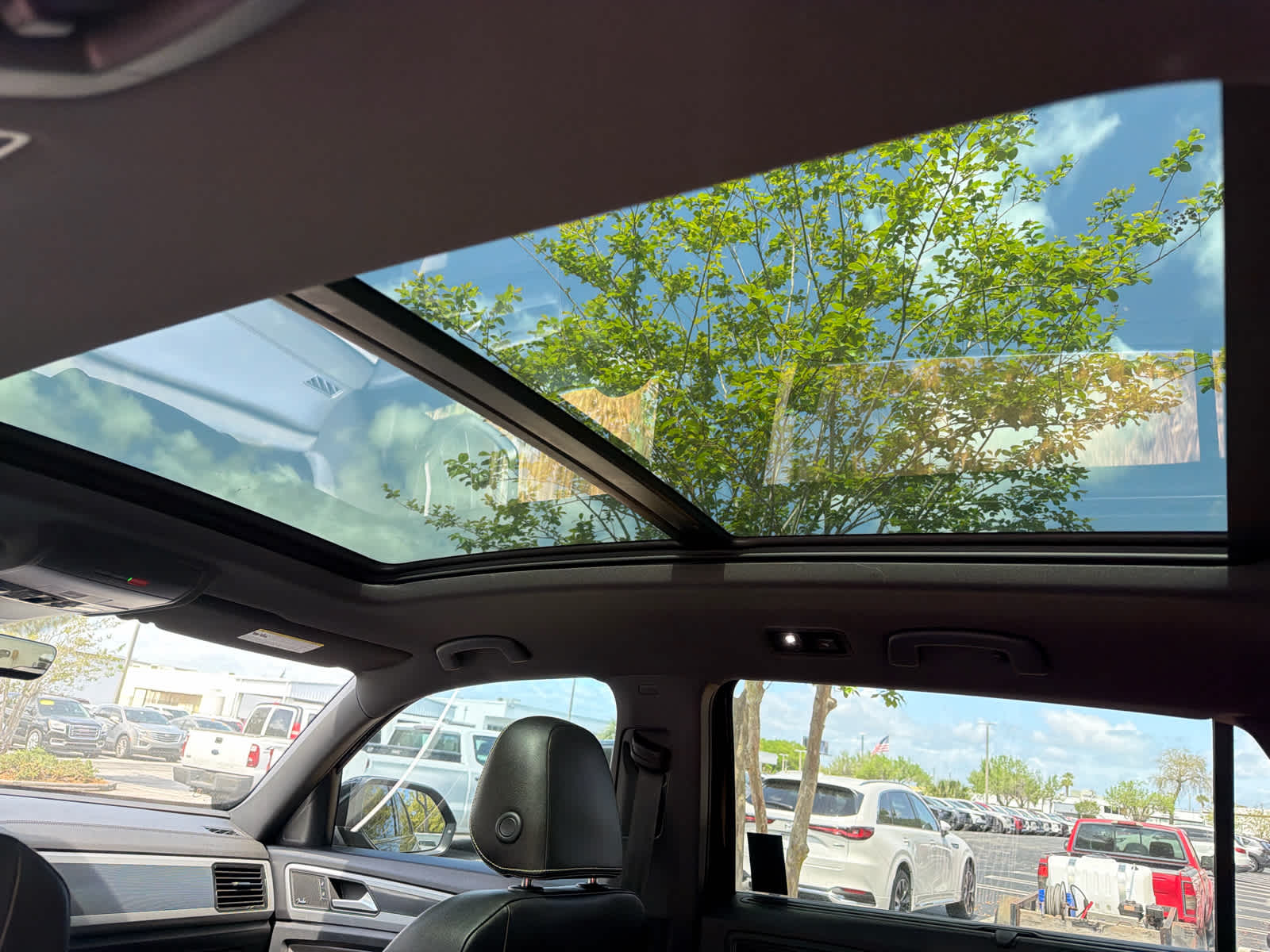 2023 Volkswagen Atlas Cross Sport 3.6L V6 SEL Premium R-Line