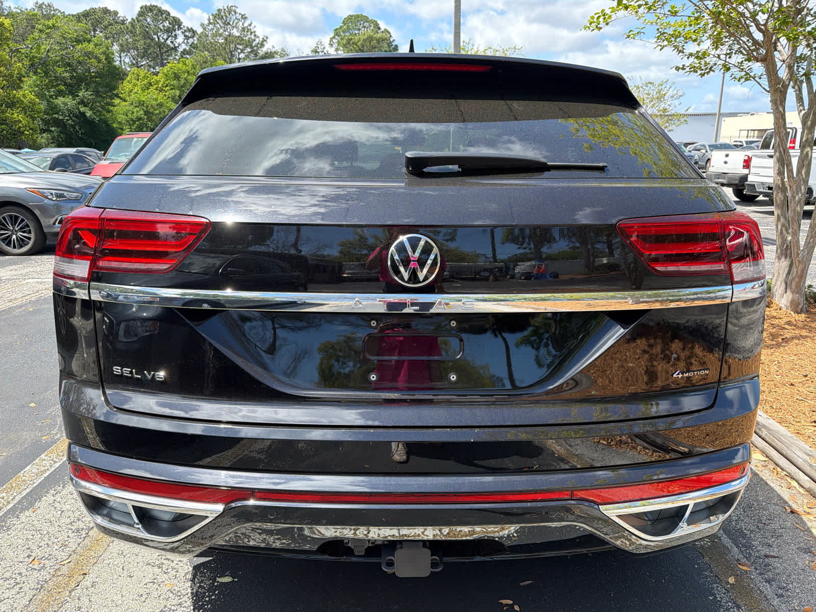 2023 Volkswagen Atlas Cross Sport 3.6L V6 SEL Premium R-Line